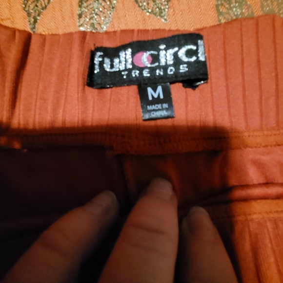 Full Circle Trends Fall Rust Orange Super Soft Cropped Lounge Size Medium - Picture 8 of 10